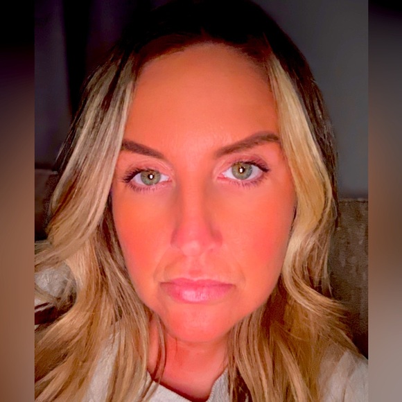 Meet your Posher, Jessica - Picture 1 of 1